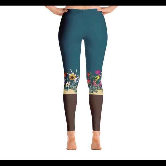 Unique Leggings, Alaskan Artist, Corso Graphics. - Picture 4 of 7